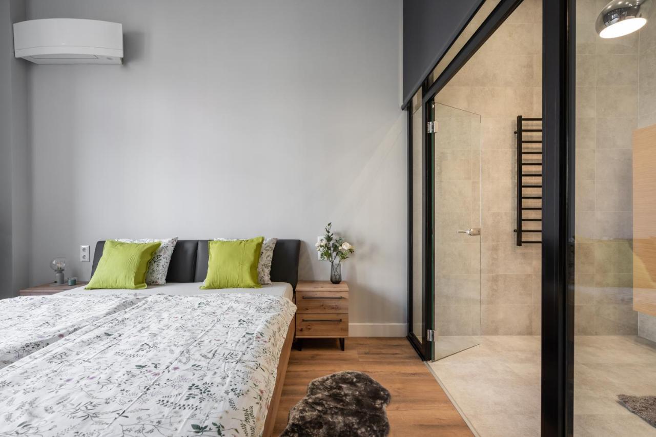 Buenos Boutique - A/C, 2 Bathrms, Amazing View Apartment Будапеща Екстериор снимка
