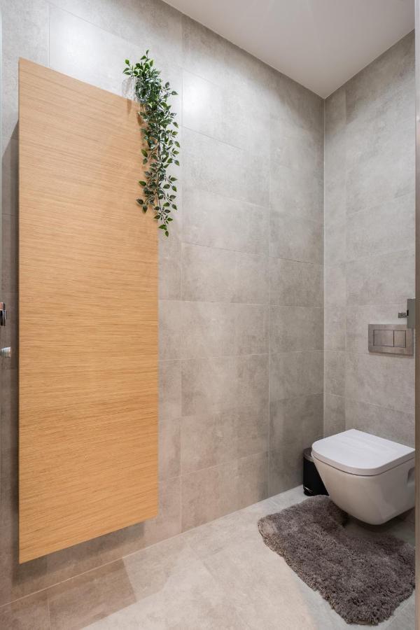 Buenos Boutique - A/C, 2 Bathrms, Amazing View Apartment Будапеща Екстериор снимка