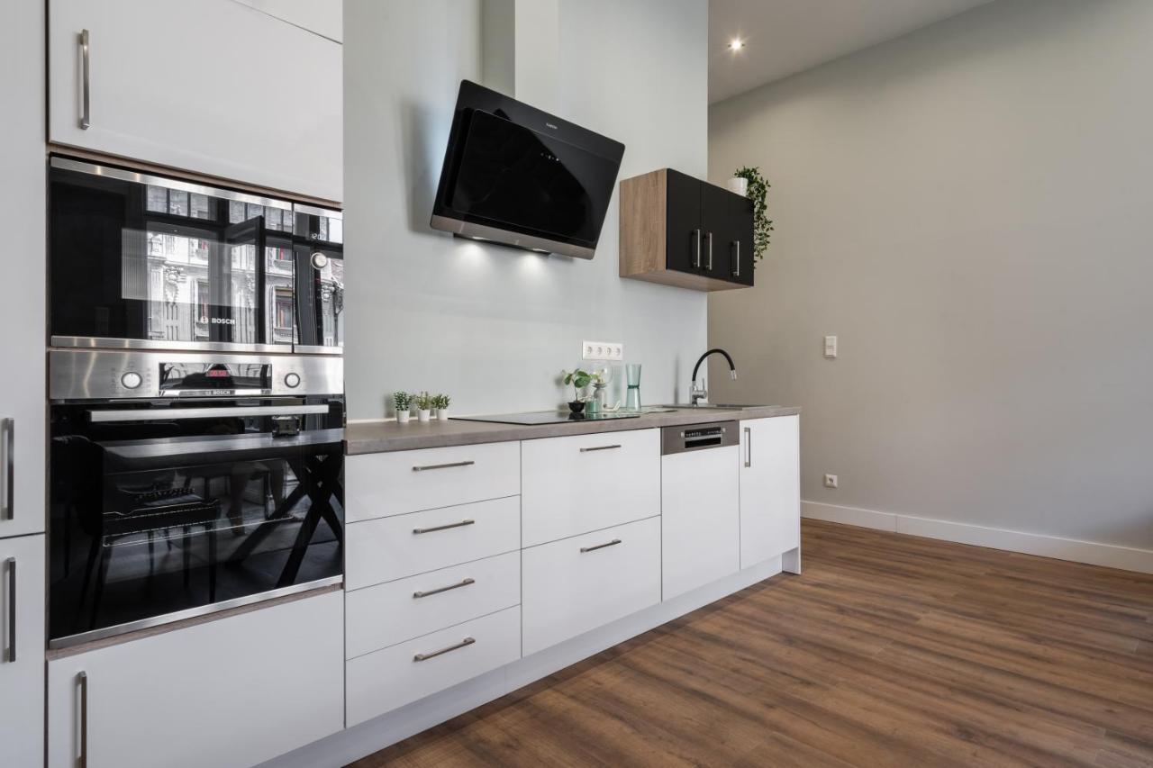 Buenos Boutique - A/C, 2 Bathrms, Amazing View Apartment Будапеща Екстериор снимка