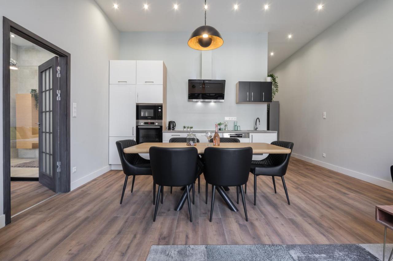 Buenos Boutique - A/C, 2 Bathrms, Amazing View Apartment Будапеща Екстериор снимка